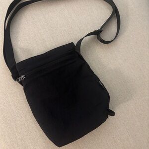 lululemon water bottle 2.5L Black Crossbody Bag